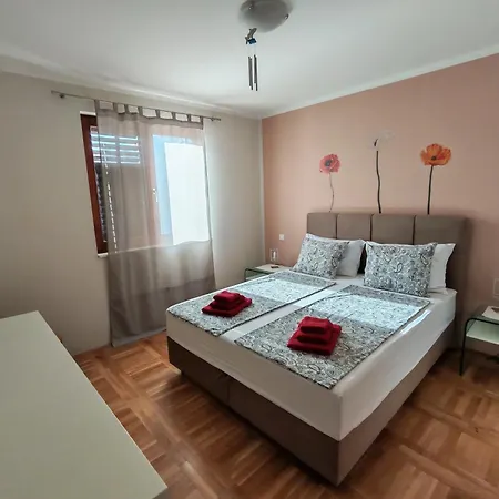 Svagi Rooftop דירה *